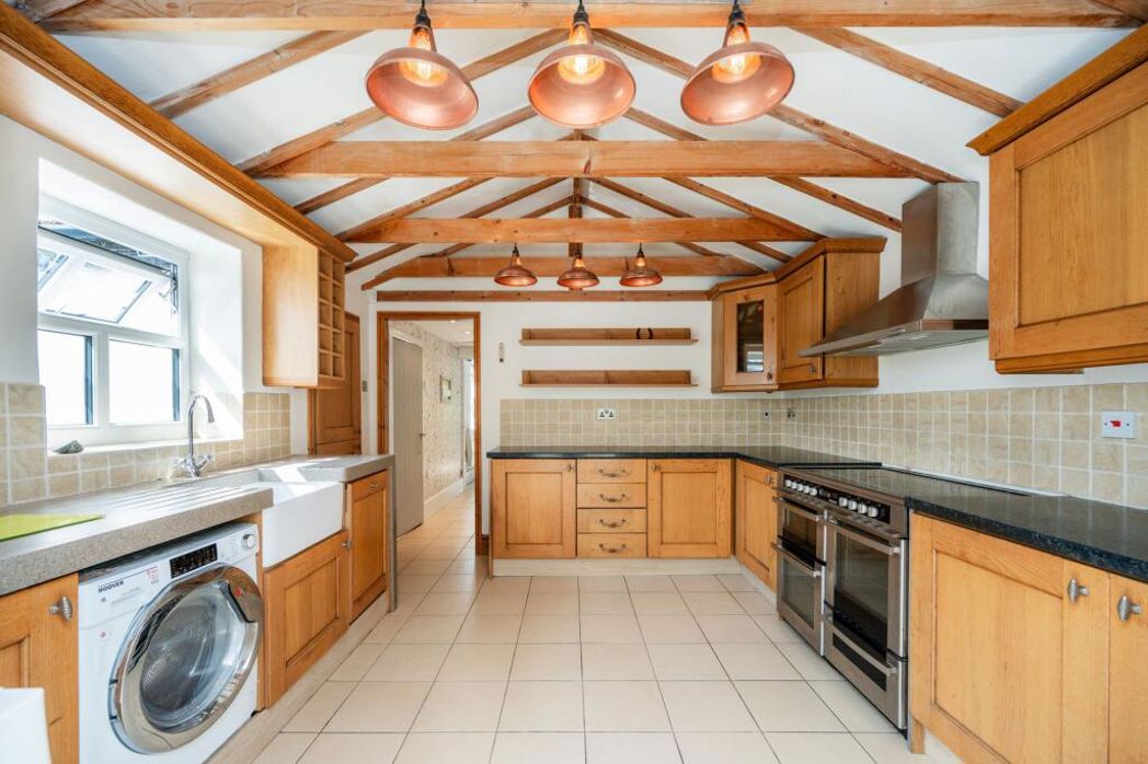 Property image 3 of 31