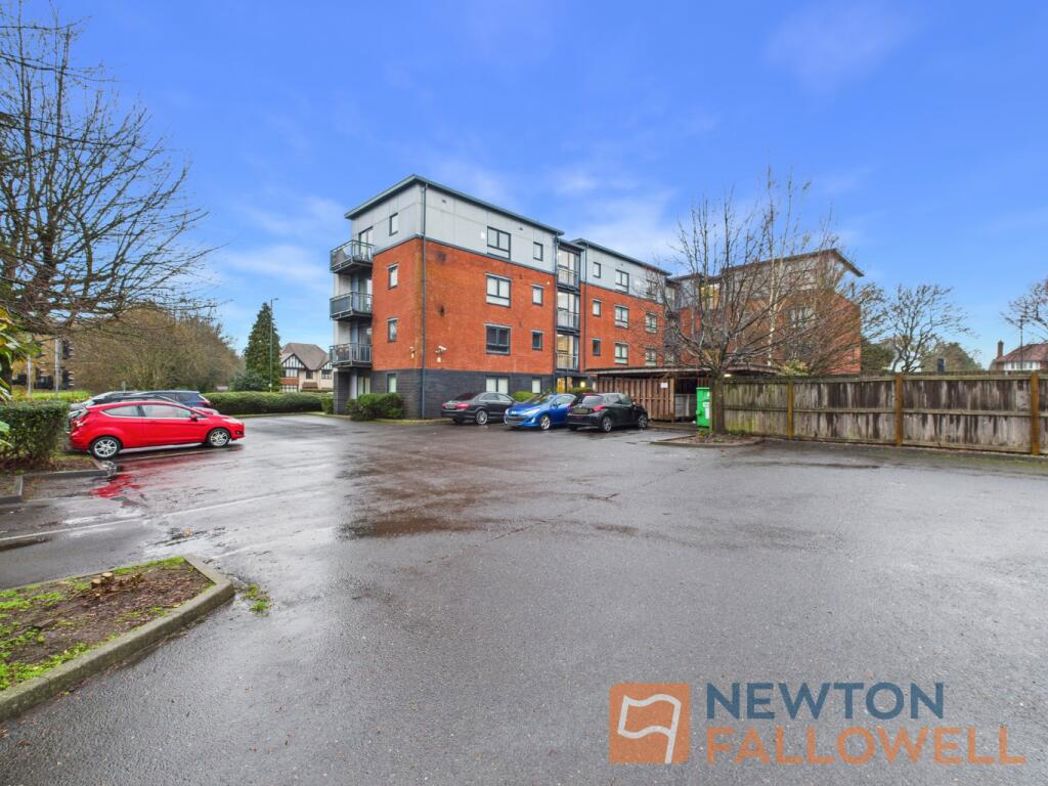 Property image 16 of 18