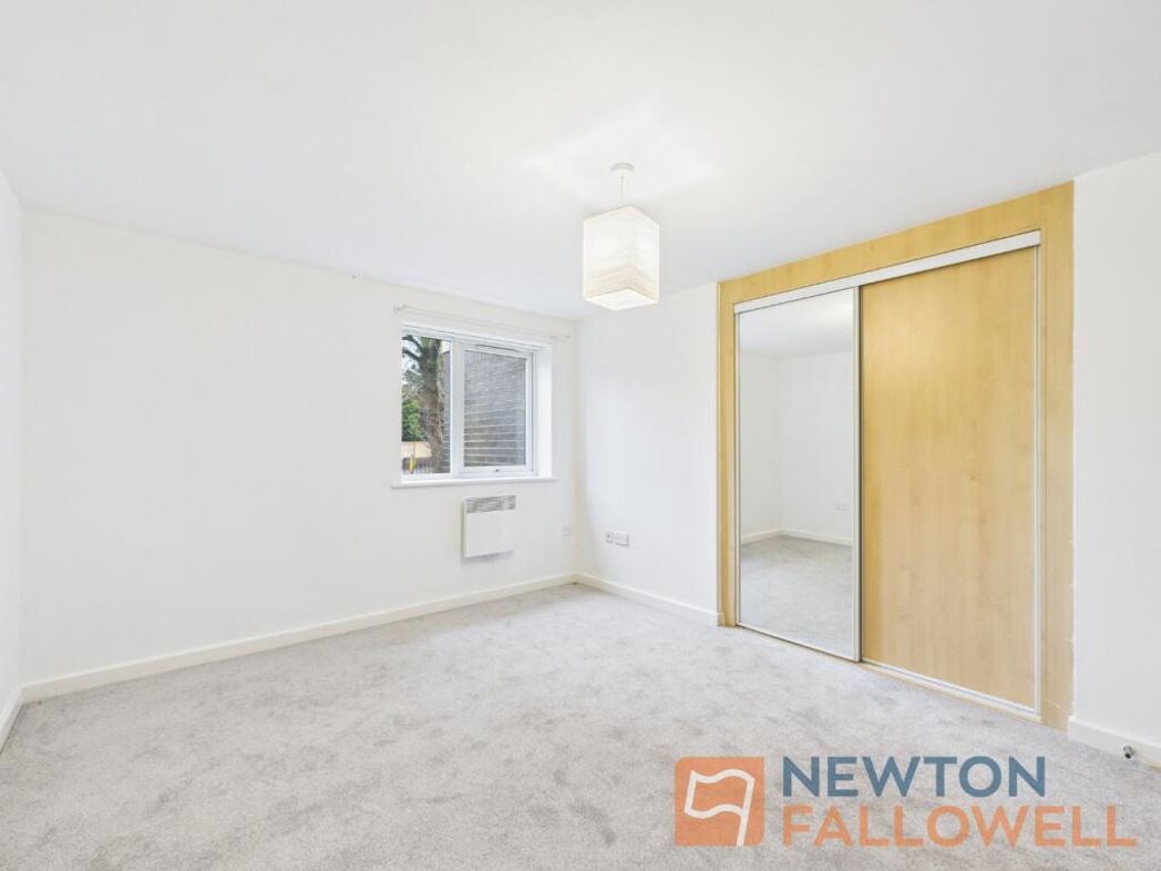 Property image 8 of 18