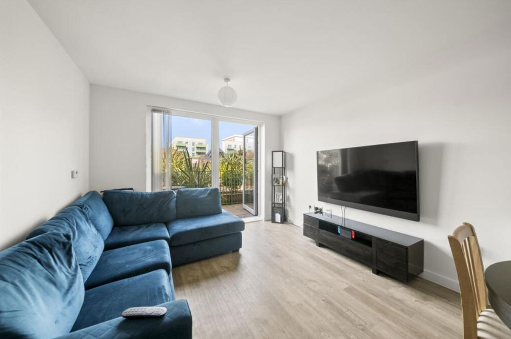 Flat 33 Carpenter House, Hayes, Middlesex, UB3 3FG