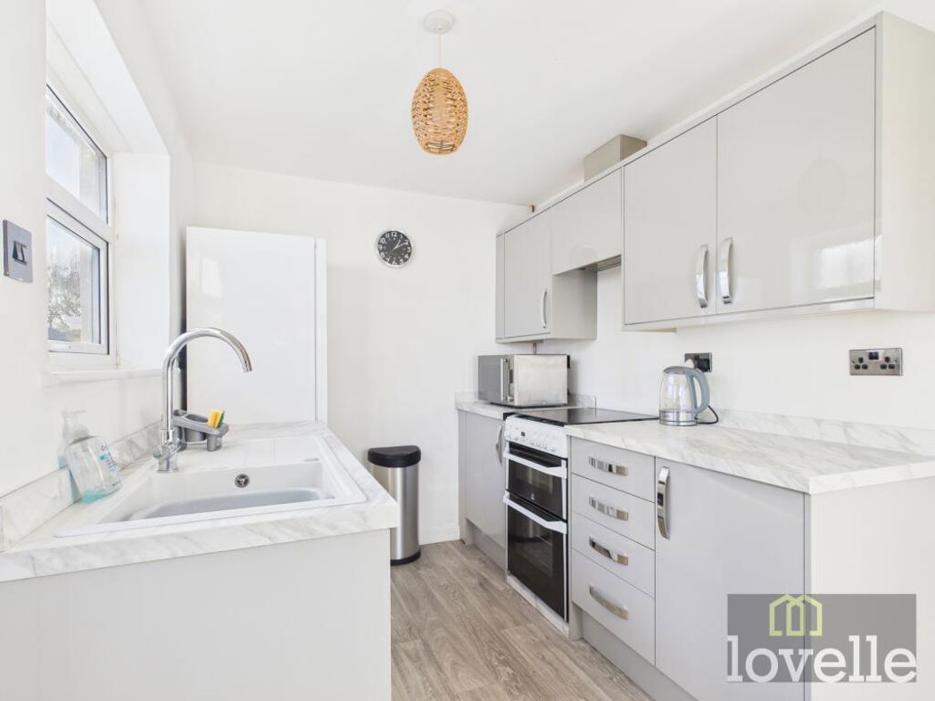 Property image 3 of 12