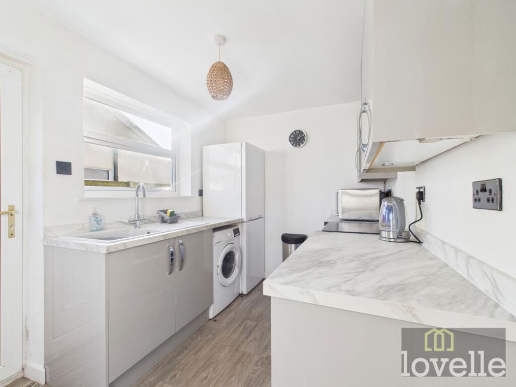 Property image 4 of 12
