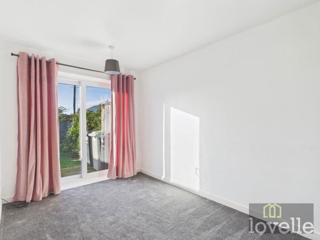 Property image 7 of 12