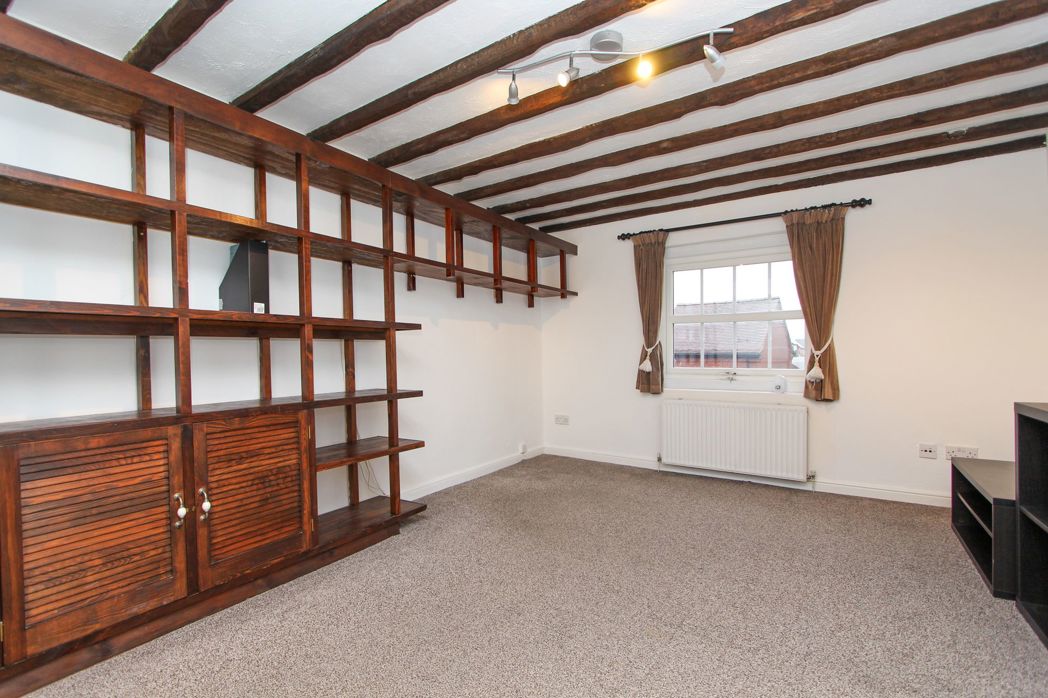 Property image 2 of 12