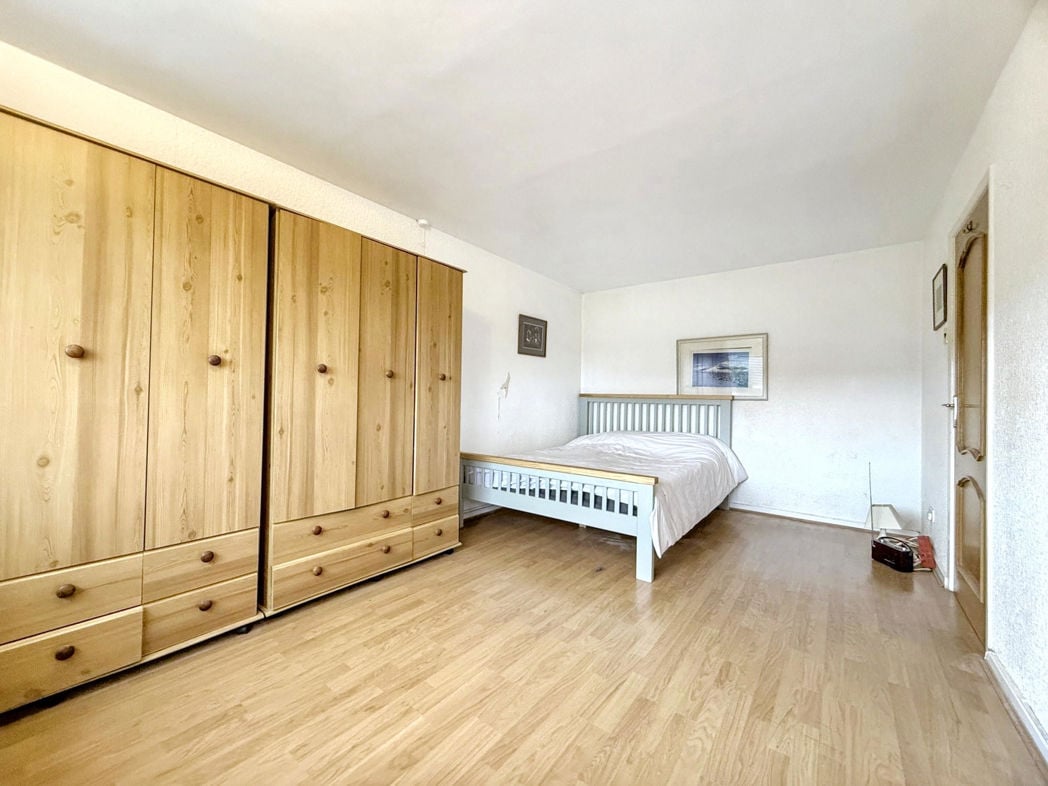 Property image 12 of 21