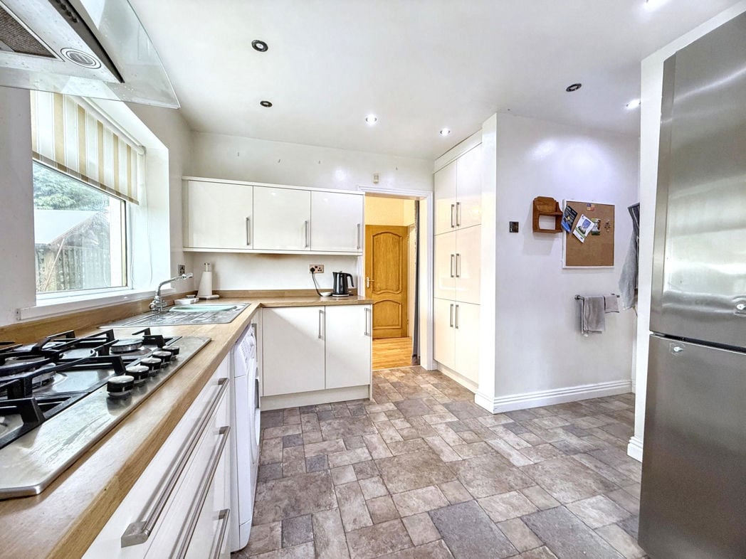 Property image 9 of 21