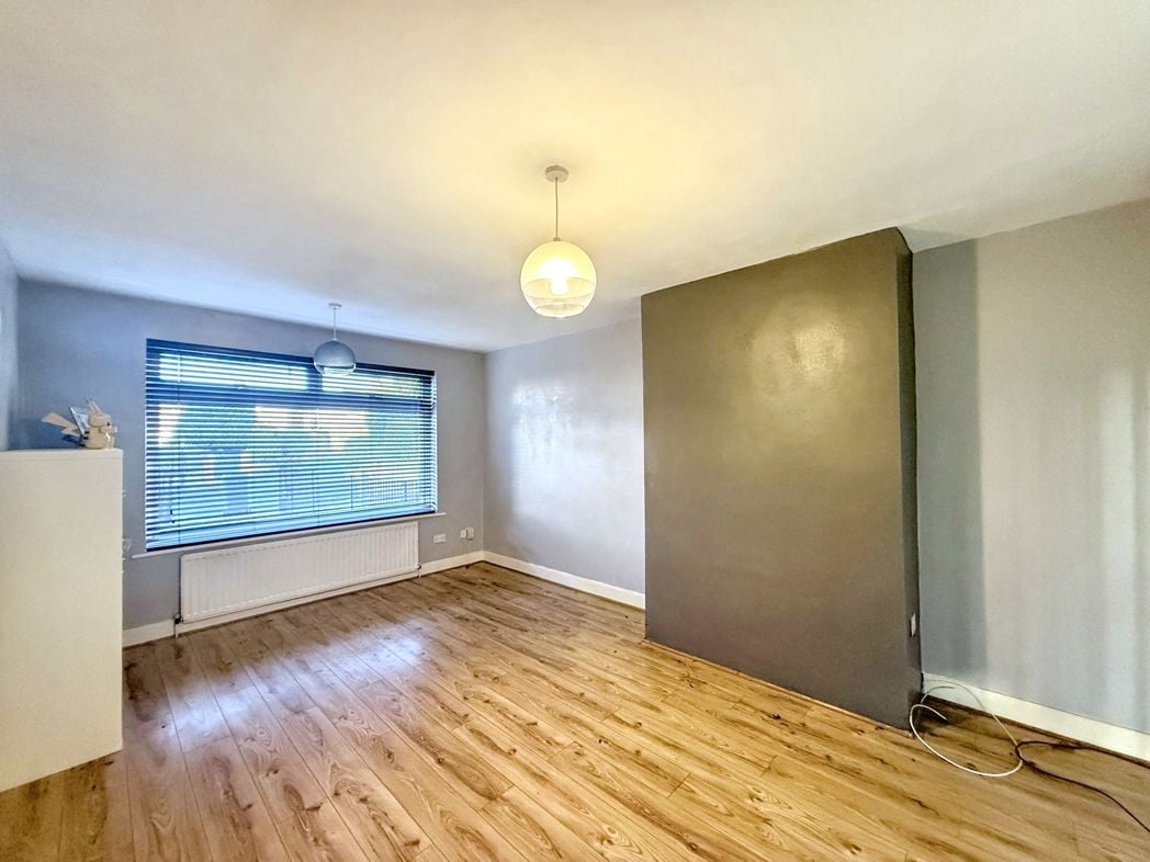 Property image 6 of 9
