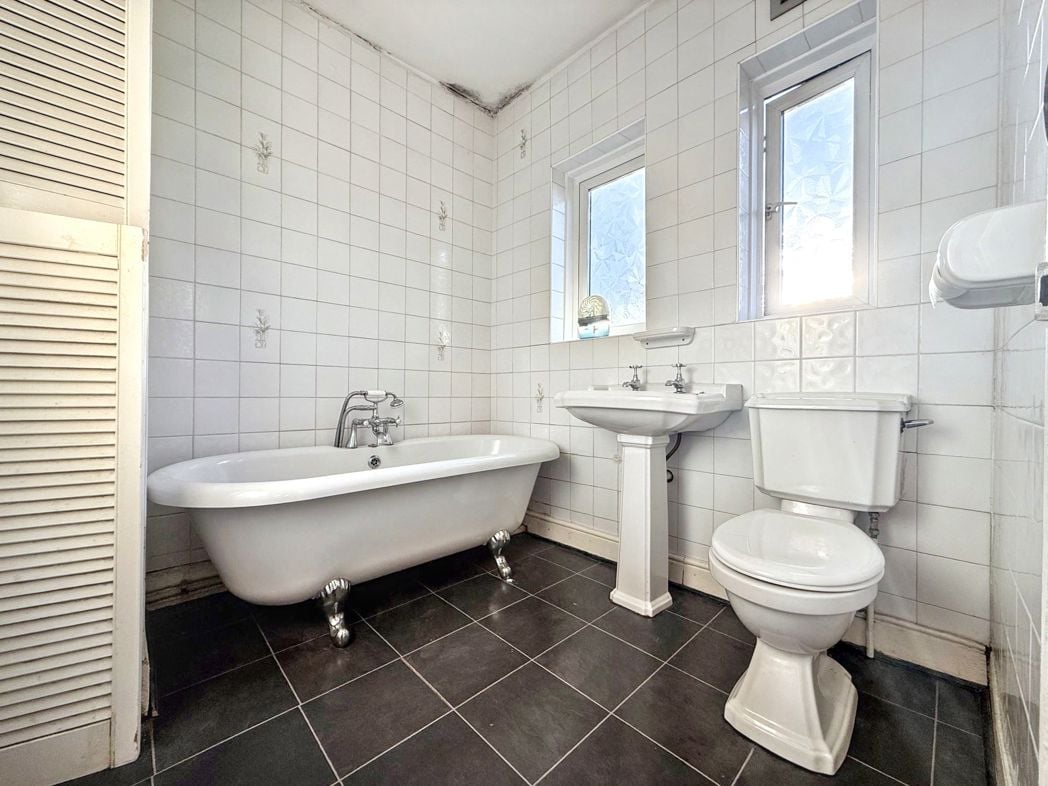 Property image 7 of 9