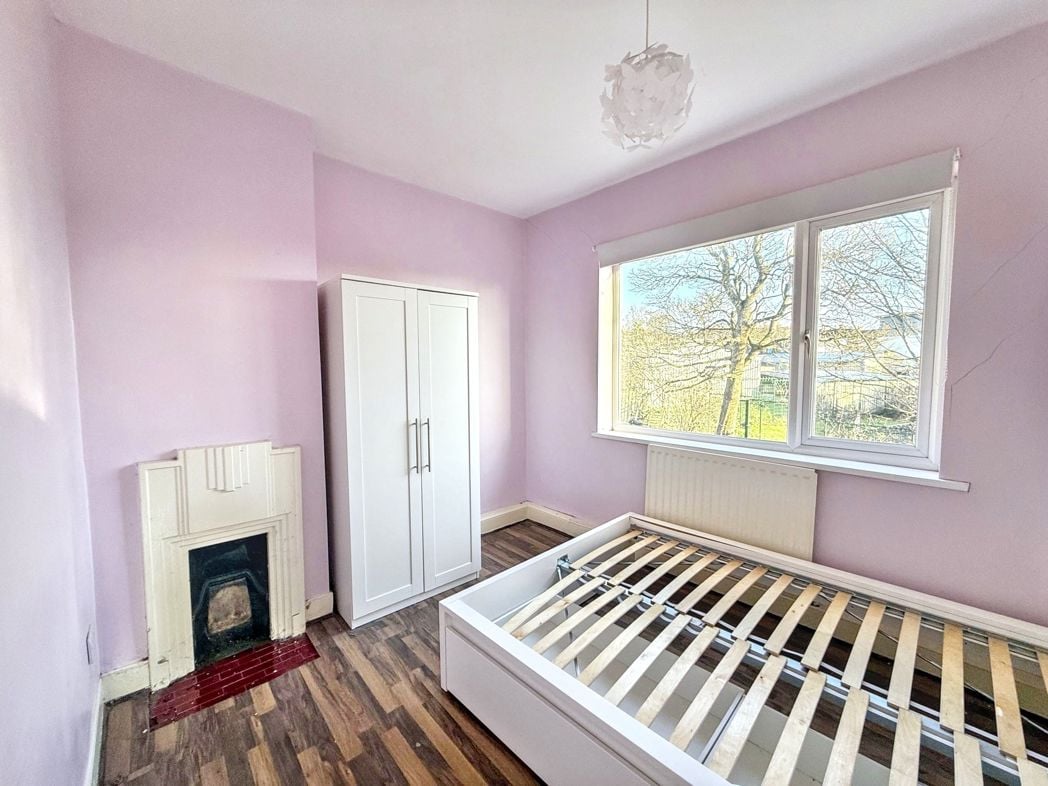 Property image 5 of 9