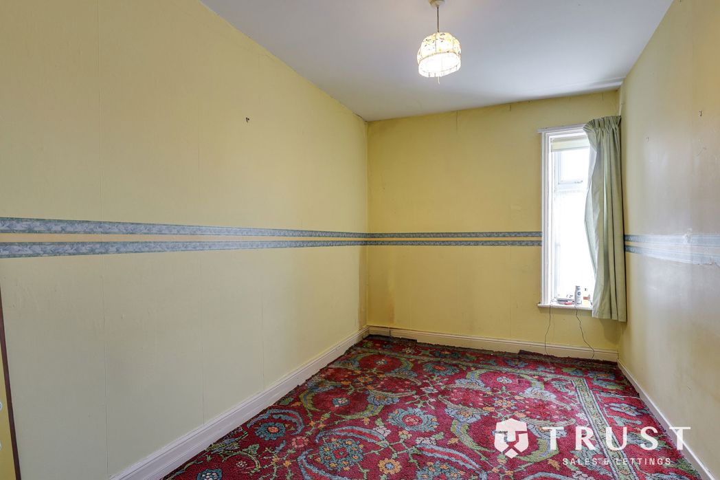Property image 8 of 19