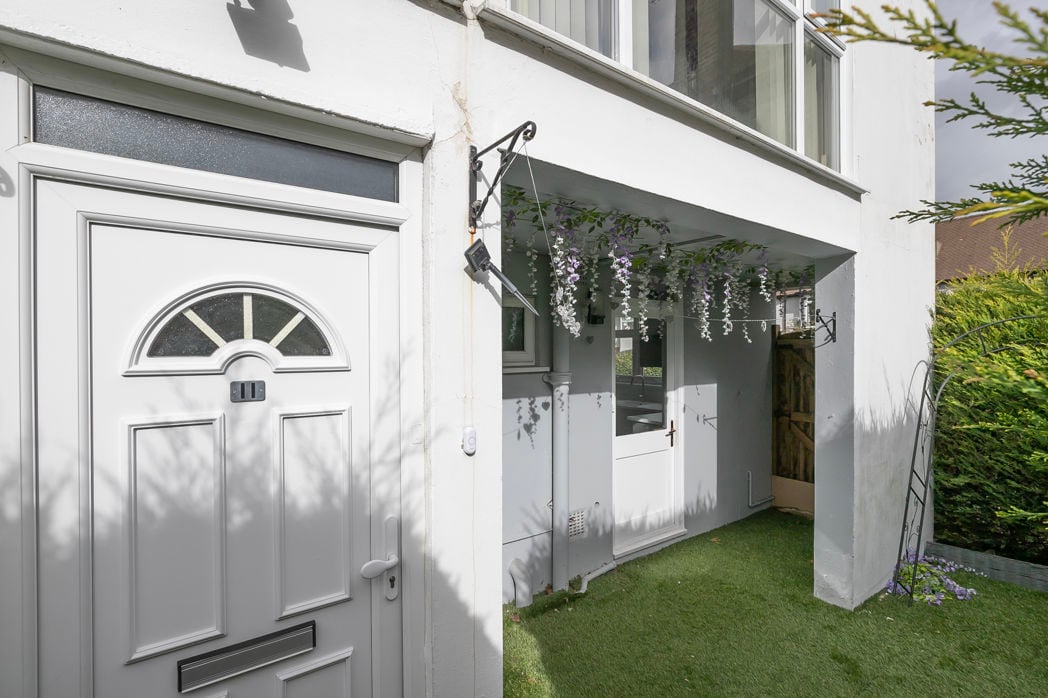 Property image 2 of 12