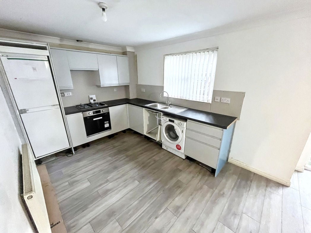 Property image 4 of 9