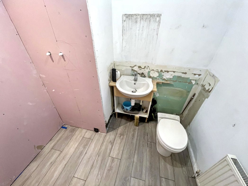 Property image 6 of 9