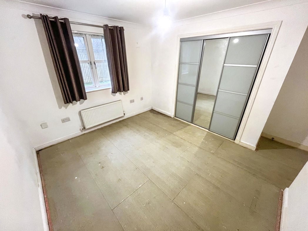 Property image 5 of 9