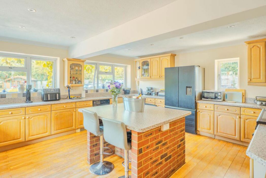 Property image 4 of 28