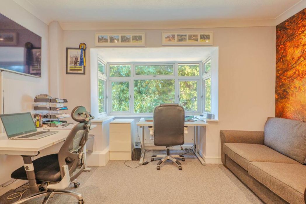 Property image 9 of 28
