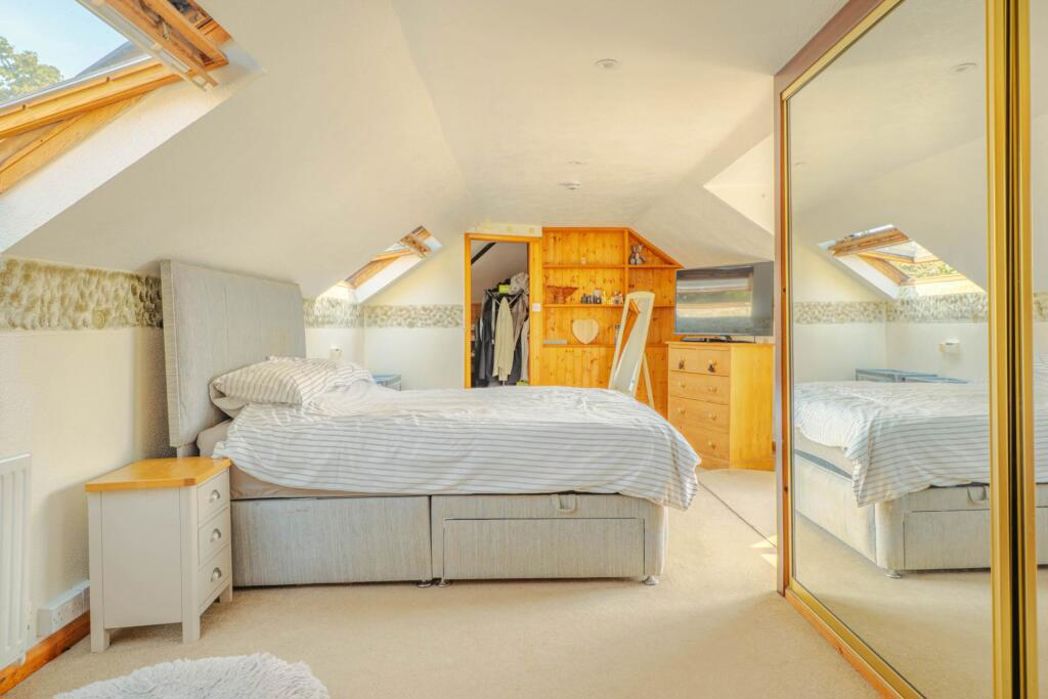 Property image 13 of 28