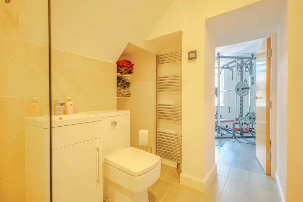 Property image 23 of 28