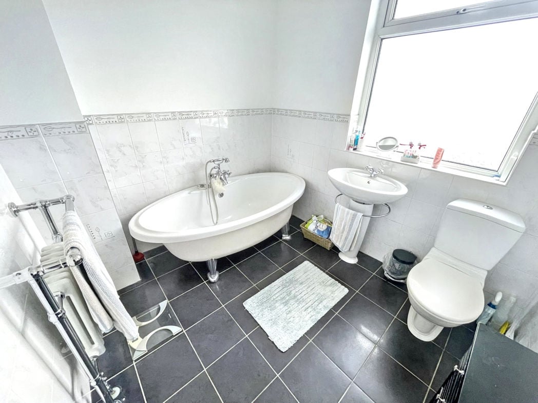 Property image 14 of 18
