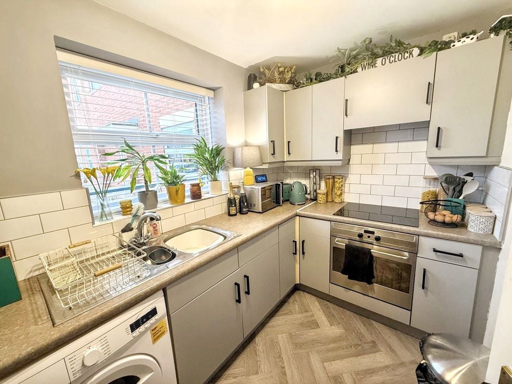 Property image 5 of 11