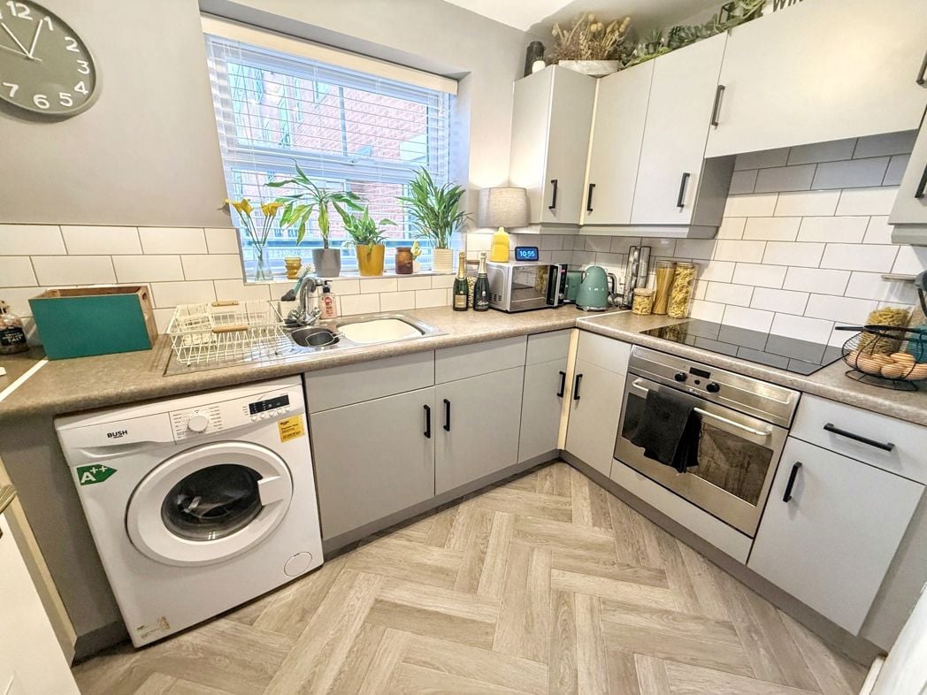 Property image 6 of 11