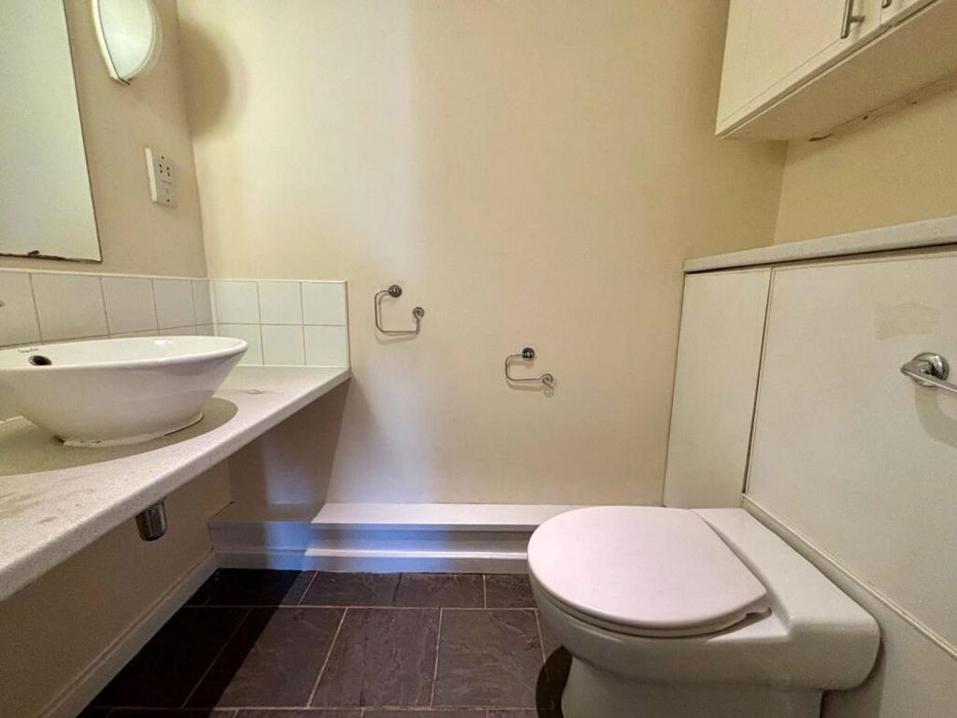 Property image 6 of 7