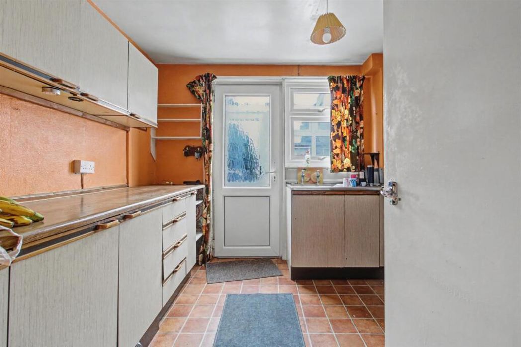 Property image 3 of 16