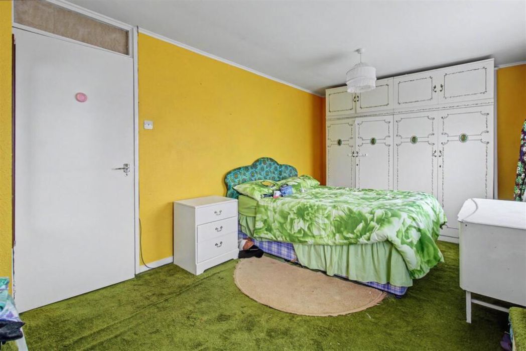 Property image 10 of 16