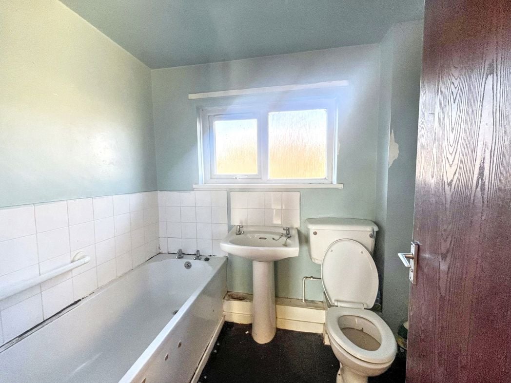 Property image 6 of 7