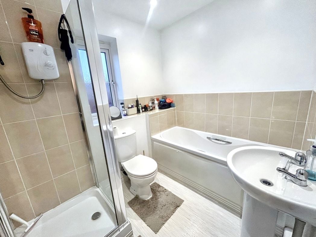 Property image 5 of 11