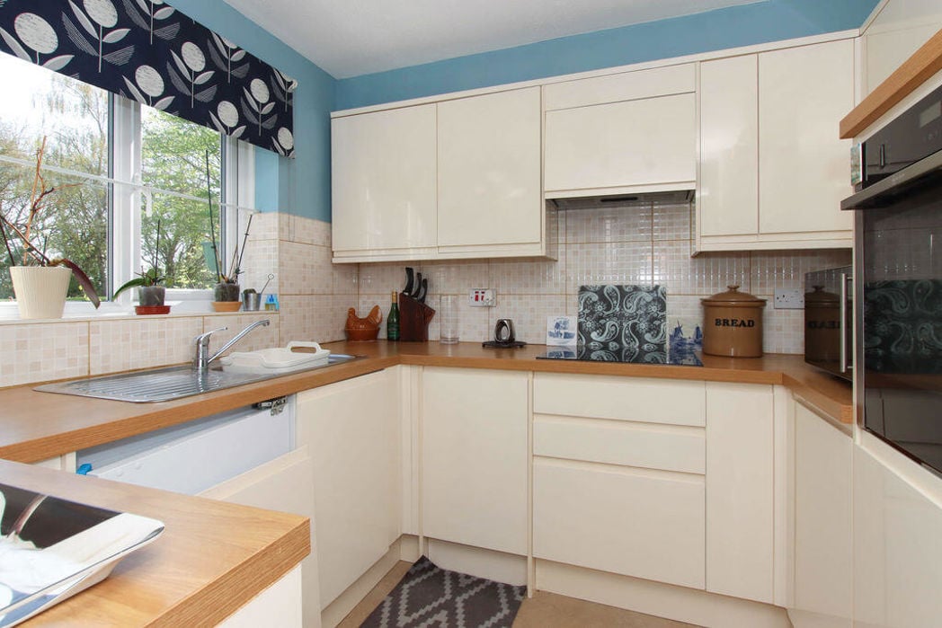 Property image 4 of 12