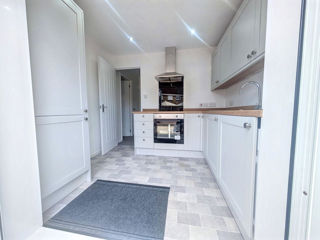Property image 5 of 14