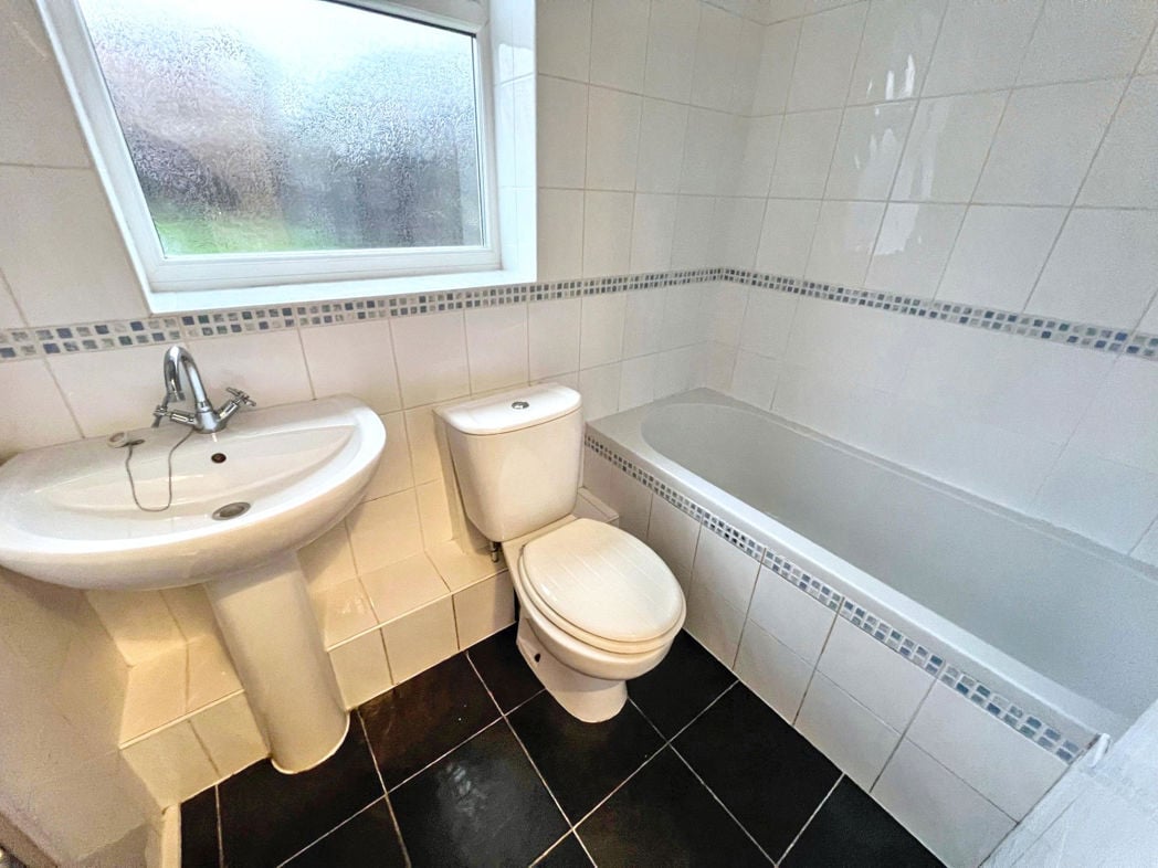 Property image 5 of 9