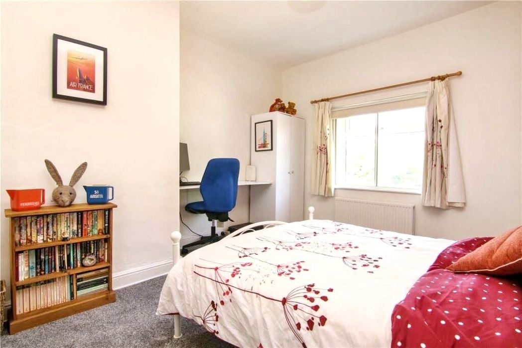 Property image 9 of 13