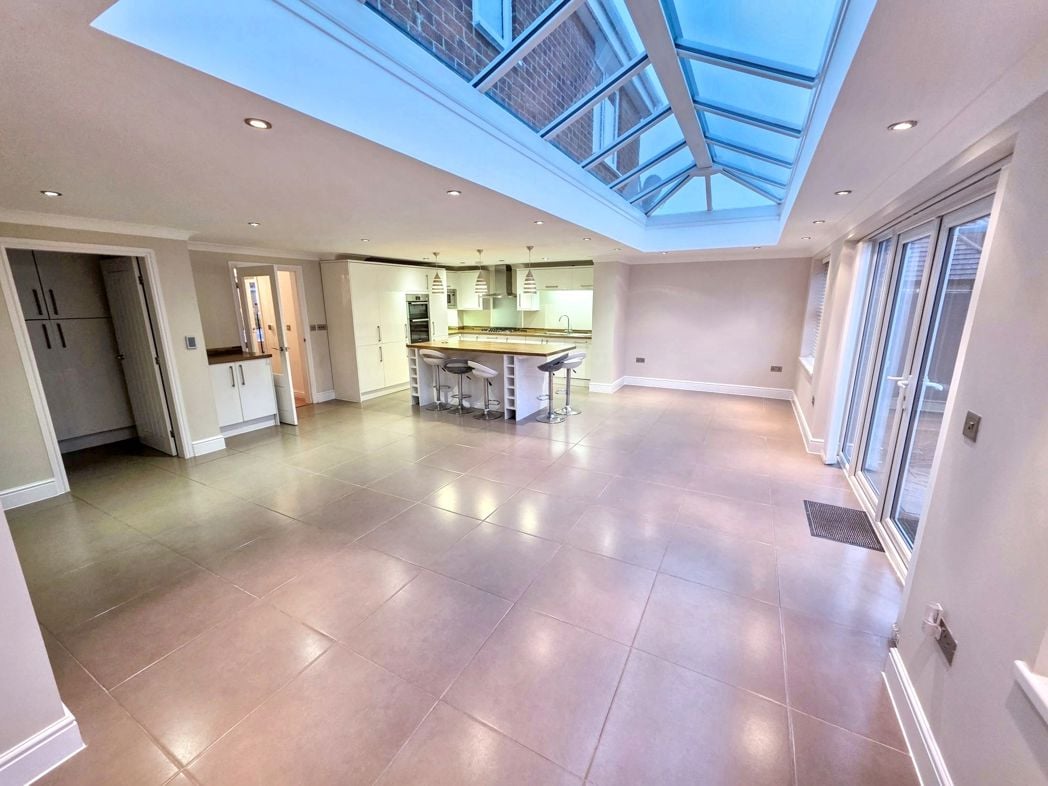 Property image 6 of 23