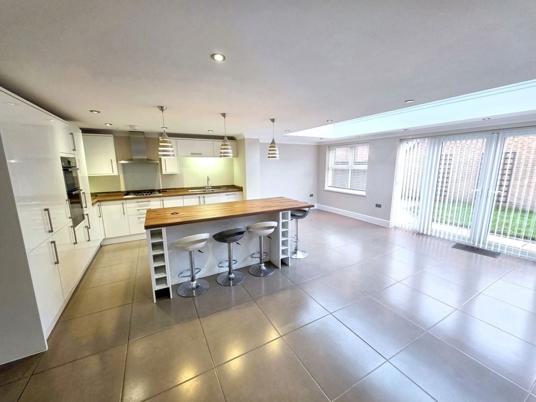 Property image 7 of 23