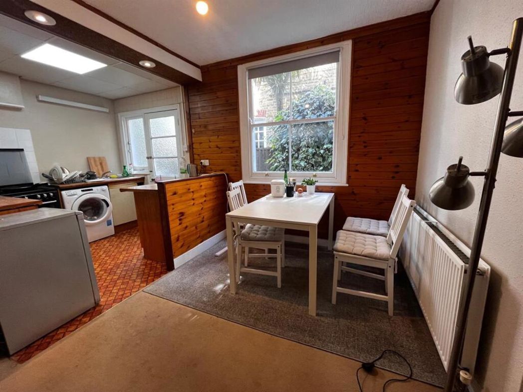 Property image 2 of 10