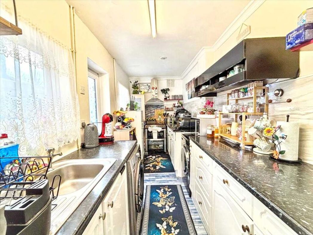 Property image 8 of 13