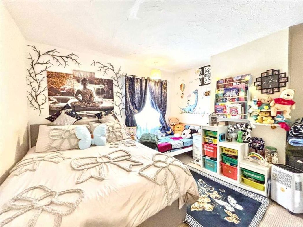 Property image 11 of 13