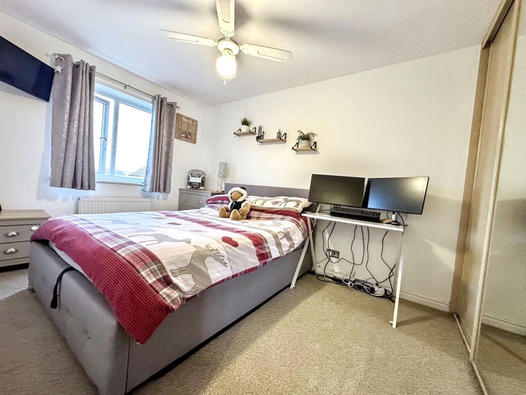 Property image 11 of 19