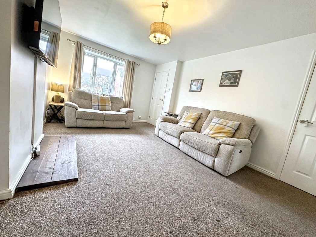 Property image 4 of 19