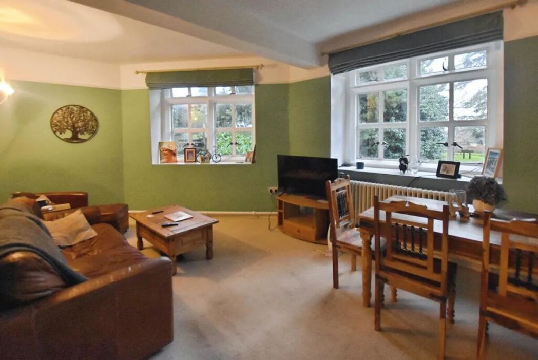 Property image 2 of 10