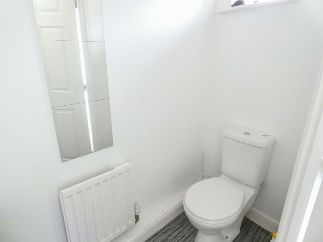Property image 4 of 12