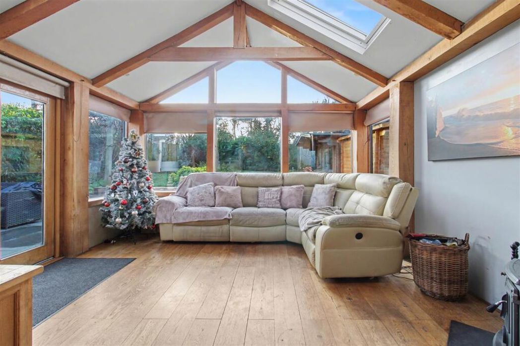 Property image 3 of 19