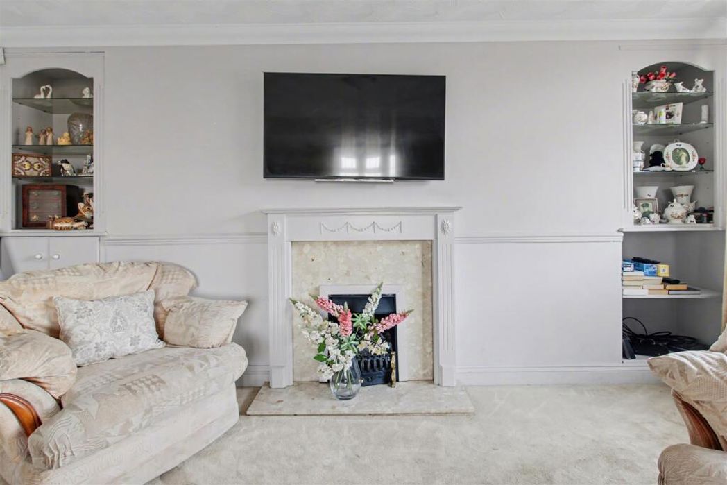 Property image 12 of 19