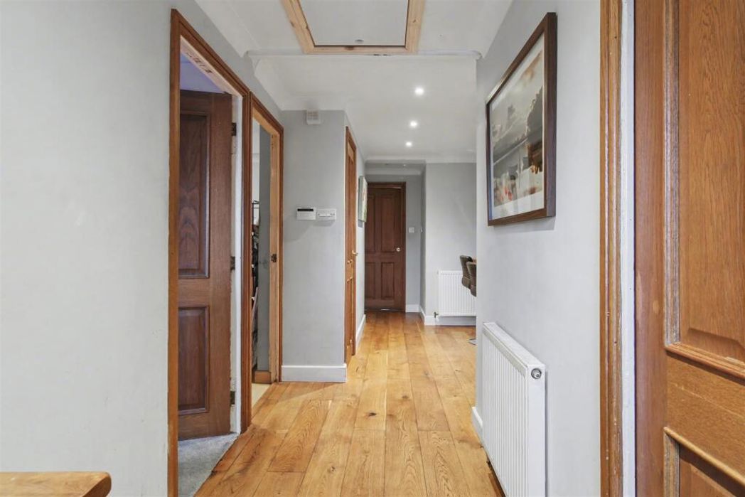 Property image 13 of 19