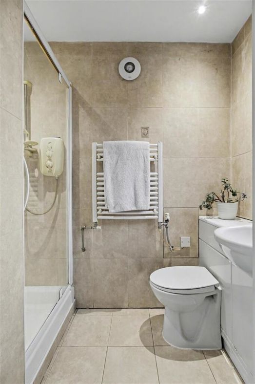 Property image 17 of 19