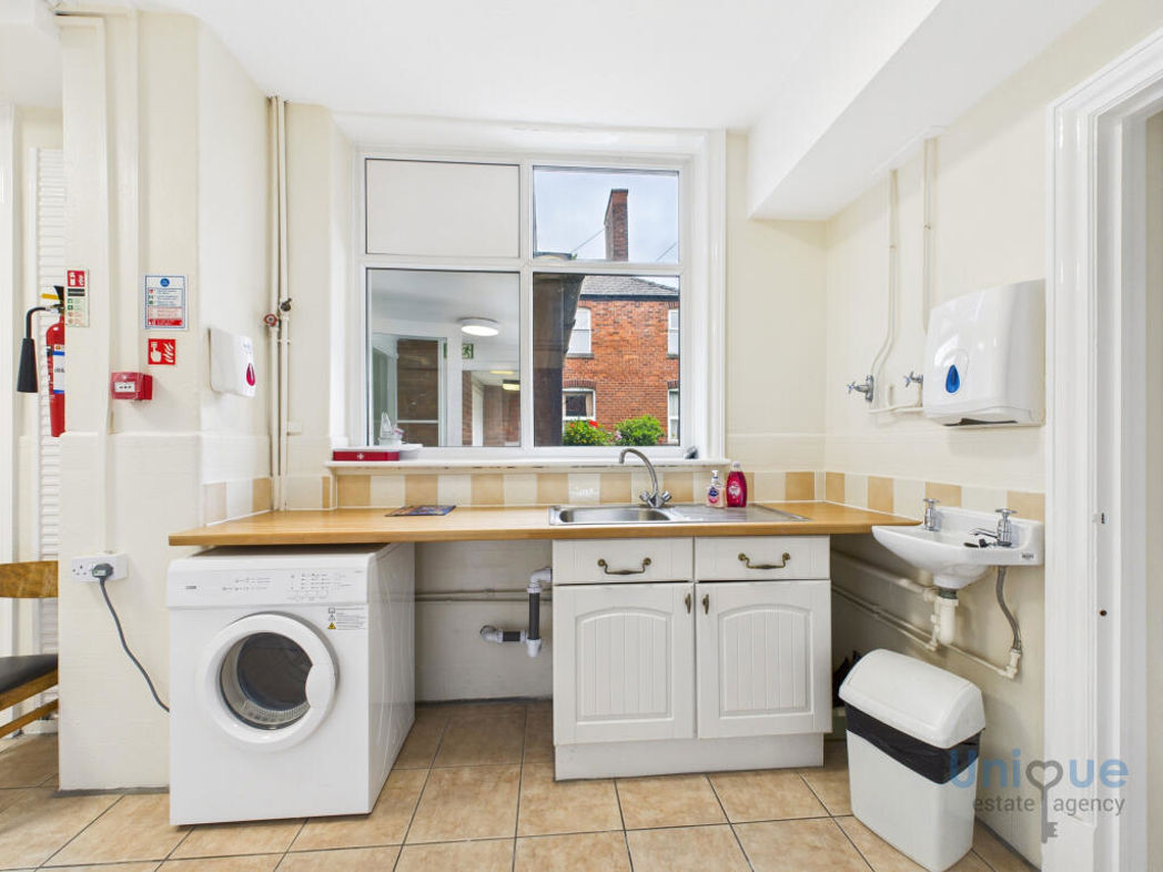 Property image 8 of 13