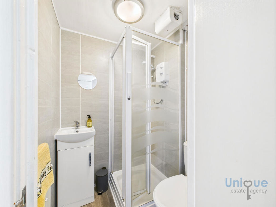 Property image 11 of 13