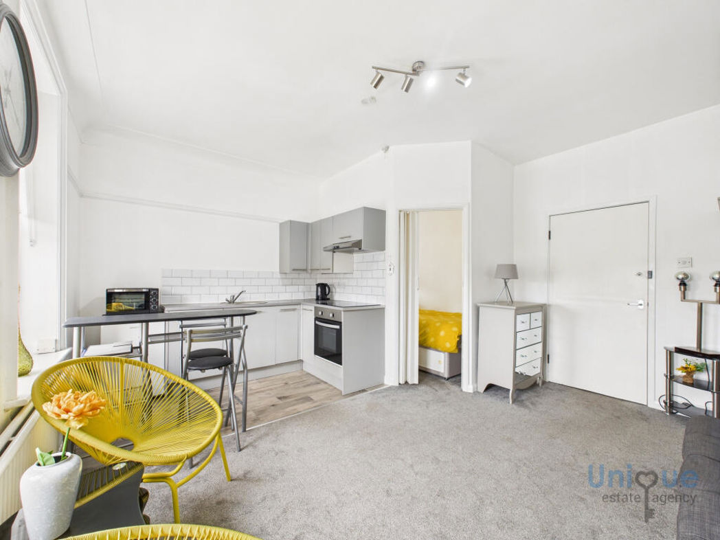 Property image 2 of 13